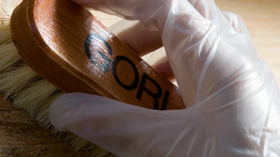 Normal dirt on new wood.